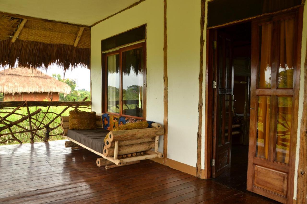 Topi Lodge Katunguru ภายนอก รูปภาพ