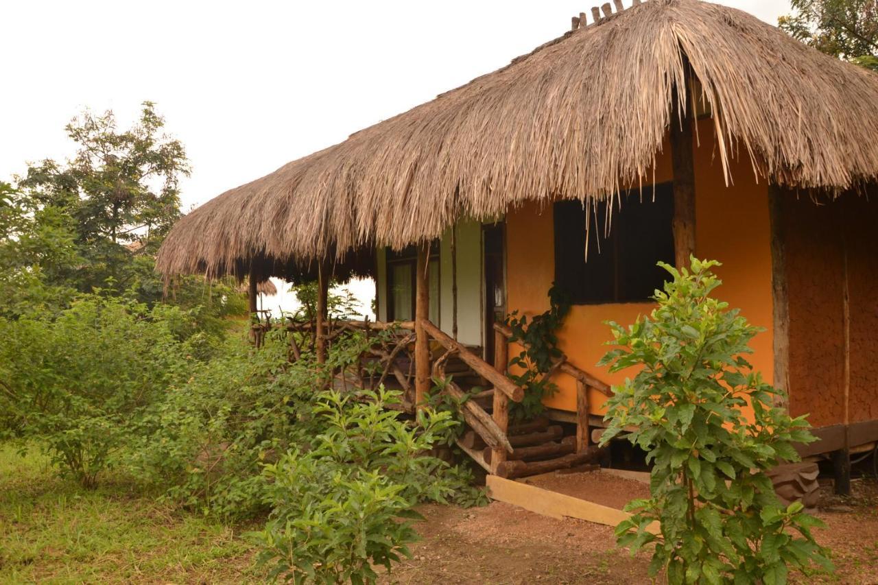 Topi Lodge Katunguru ภายนอก รูปภาพ