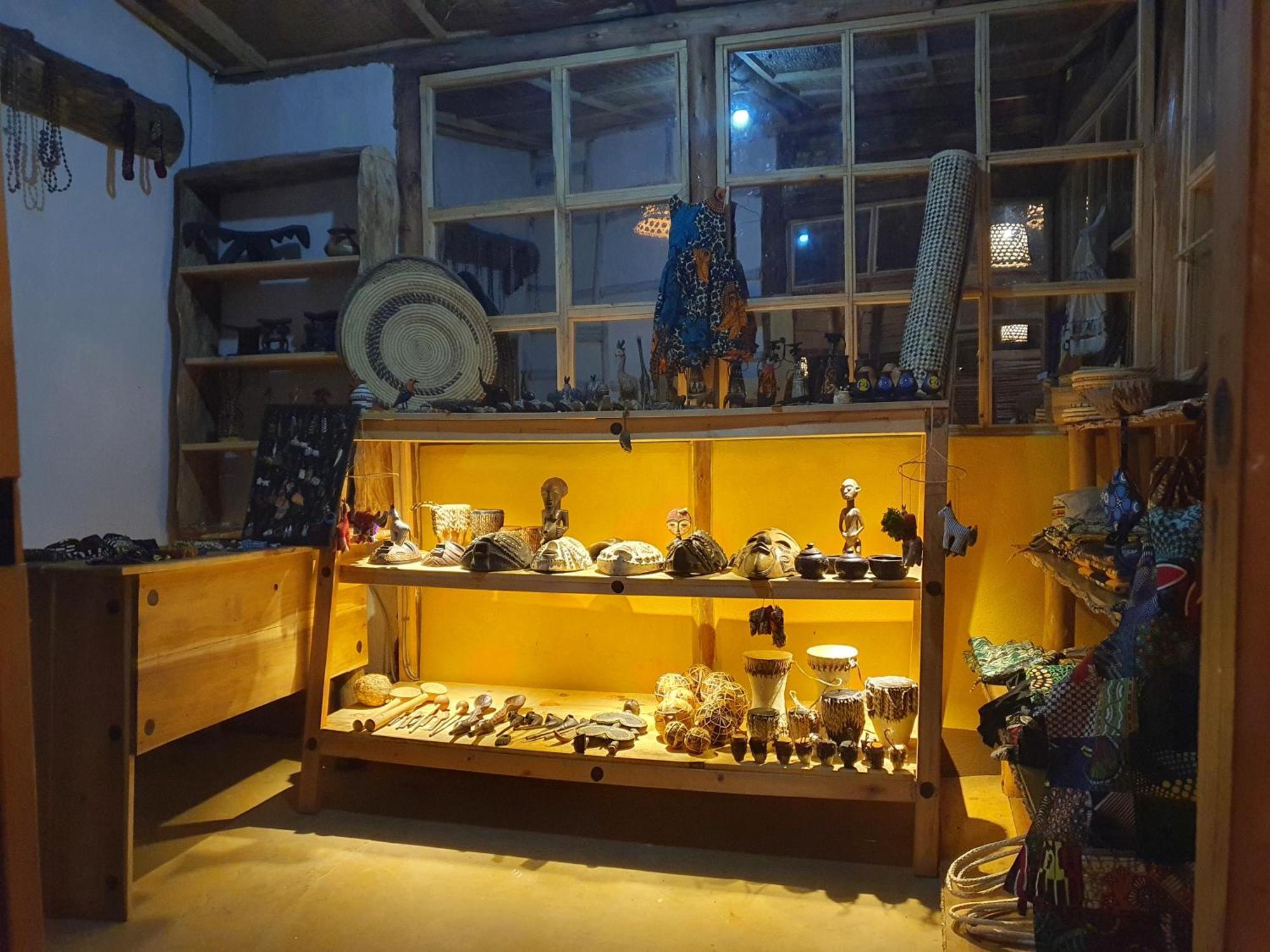 Topi Lodge Katunguru ภายนอก รูปภาพ