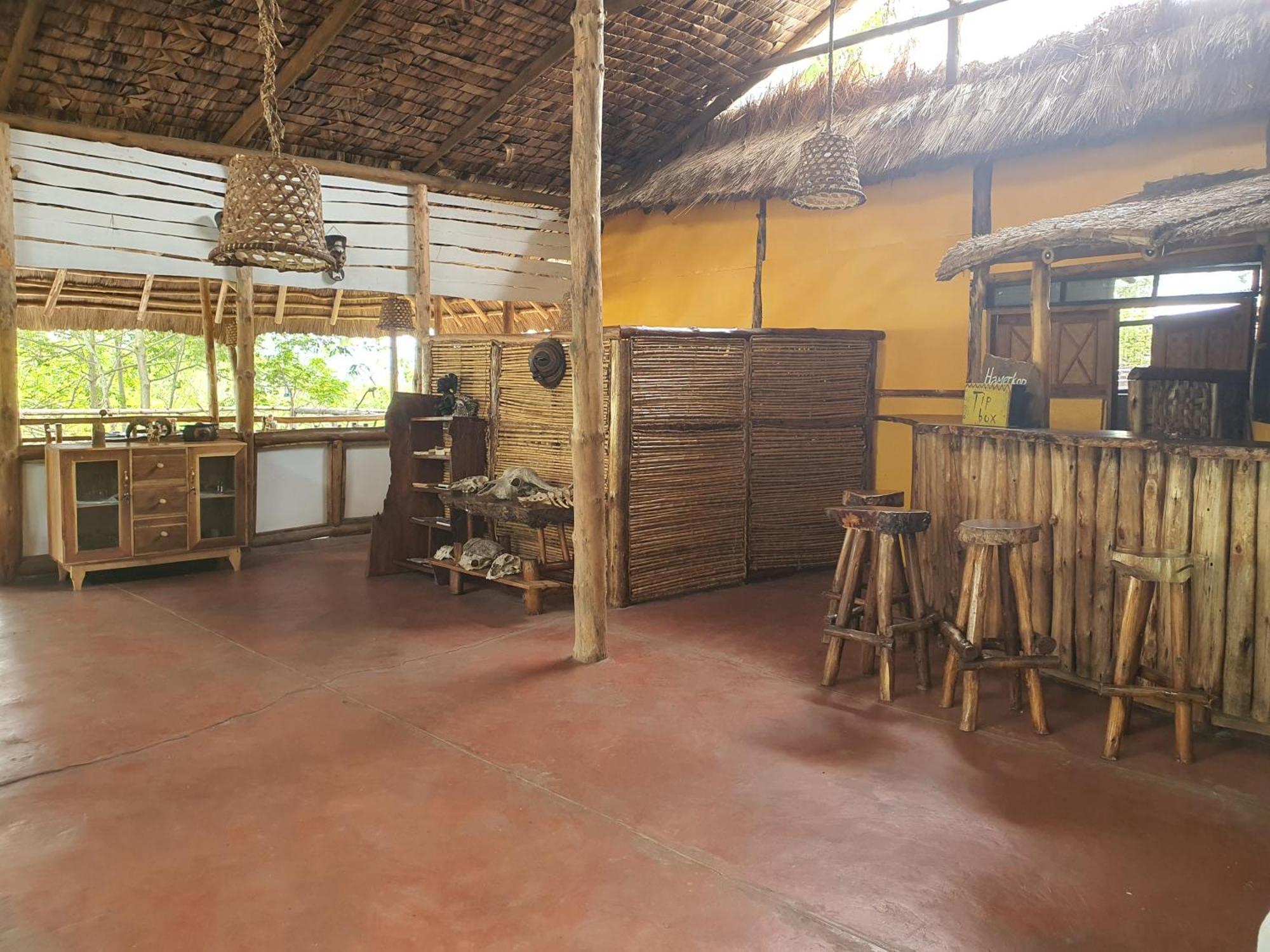 Topi Lodge Katunguru ภายนอก รูปภาพ